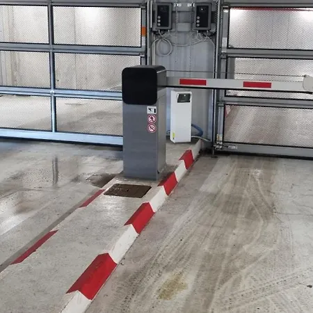 Rog With Balcony Appartamento Lubiana