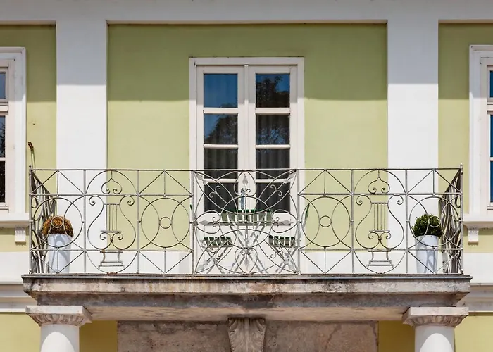 Rog With Balcony شقة