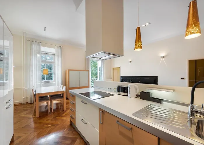 Rog With Balcony شقة